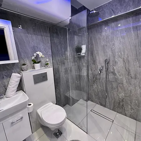 Princess Luxury 3 In Artemis Apartment
